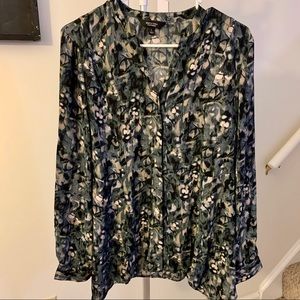 Simply Vera Tapered Blouse